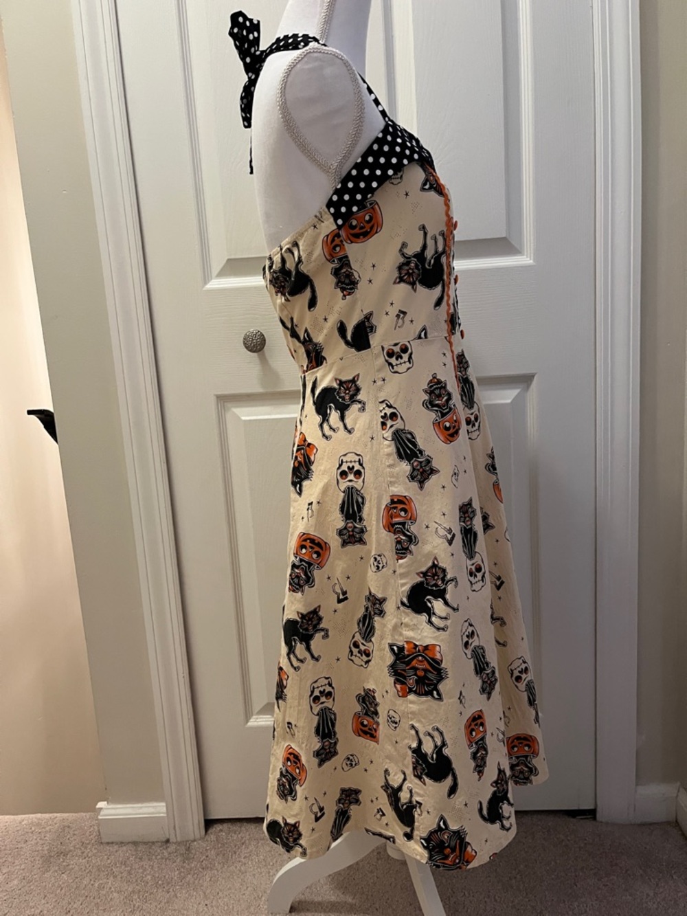 Vintage-Inspired Sourpuss Halloween Print Halter Dress in Cream, Orange & Black - Picture 9 of 16